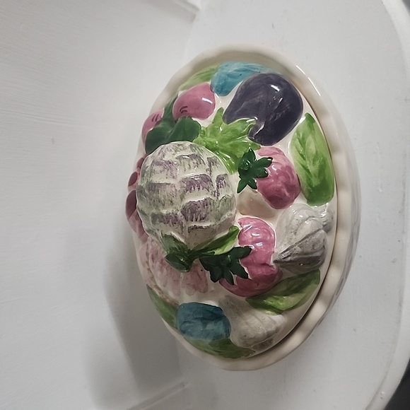 Vintage Oval White Woven Basket Pattern Ceramic Dish Bowl w/ Fruit on Top of Lid - Picture 2 of 4